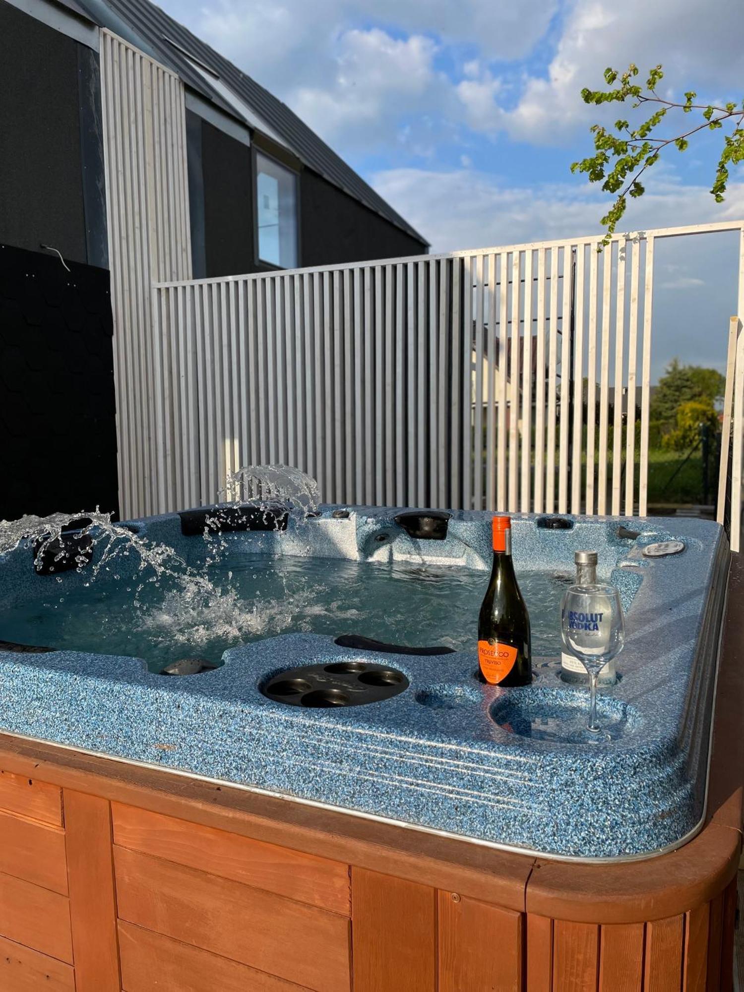 Summer House-Nowoczesne Domki Z Jacuzzi I Ladowarka Do Samochodu Wrzosowo  Exteriör bild